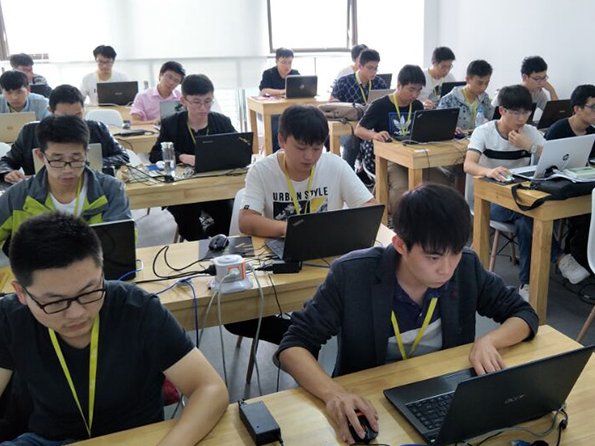 創業公司技術總監,自信滿滿面試上市公司,結果不期而然