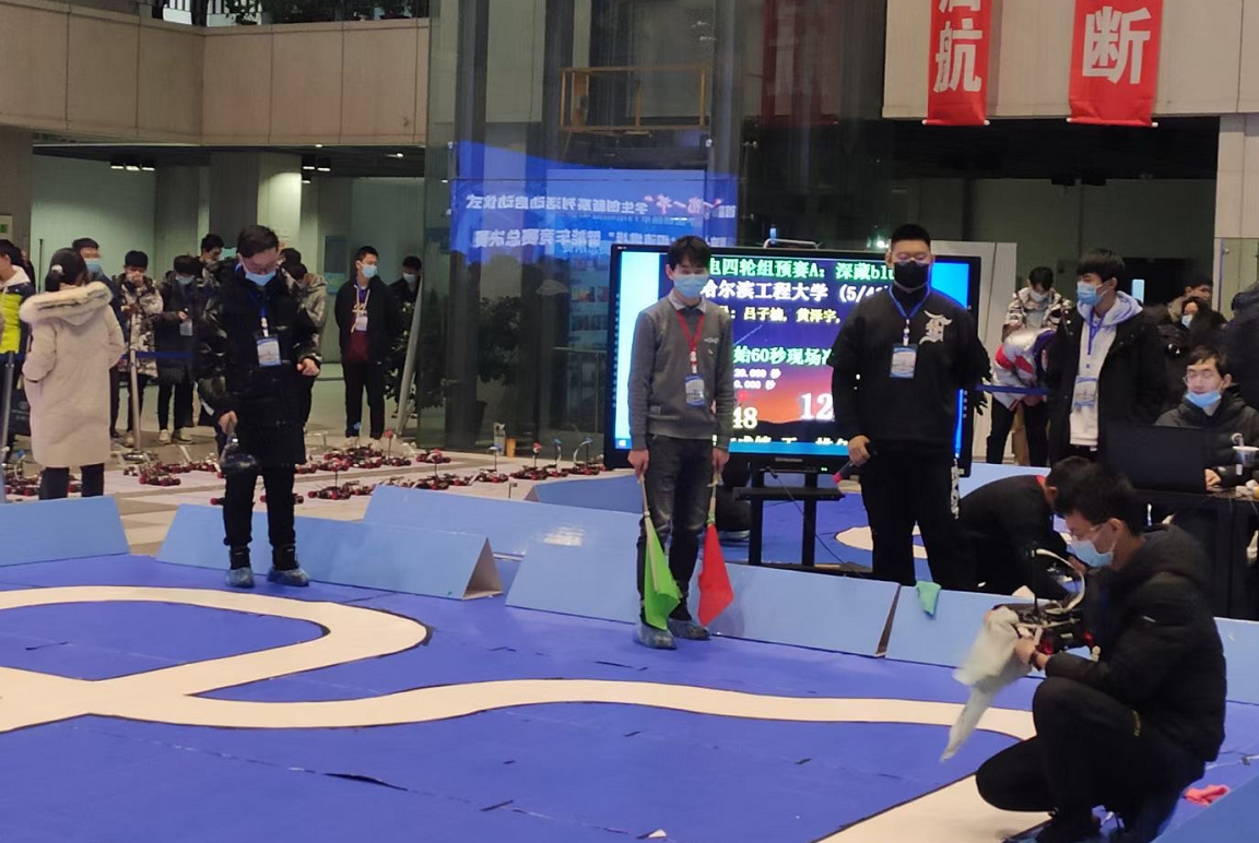 ▲ 開始比賽的攝像頭組的同學們