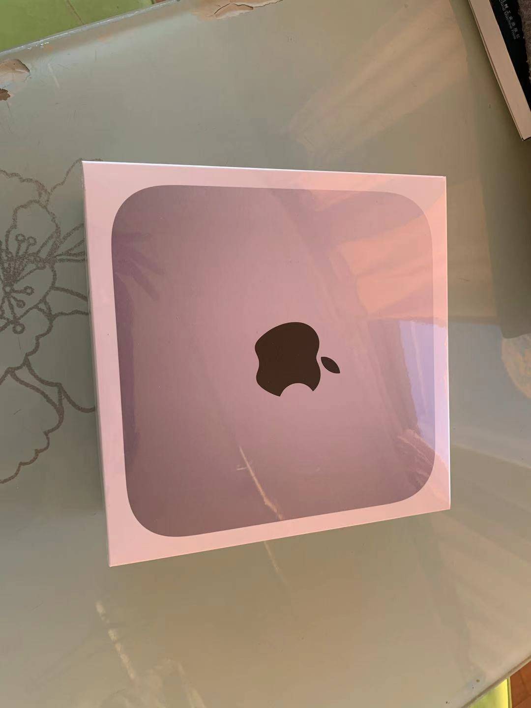 碩大的mac-mini盒子！