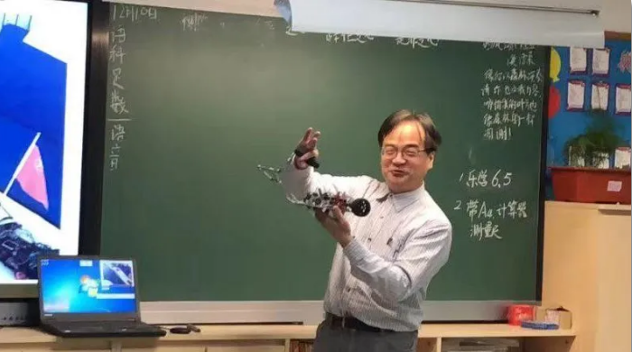 ▲ 卓老師在課堂上