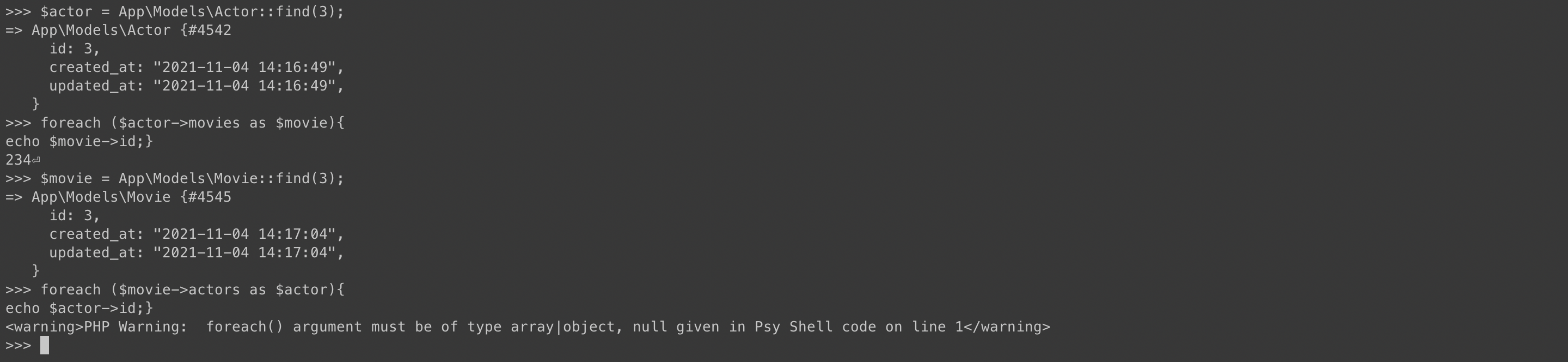 Laravel 8 樞軸僅在 1 個方向上作業